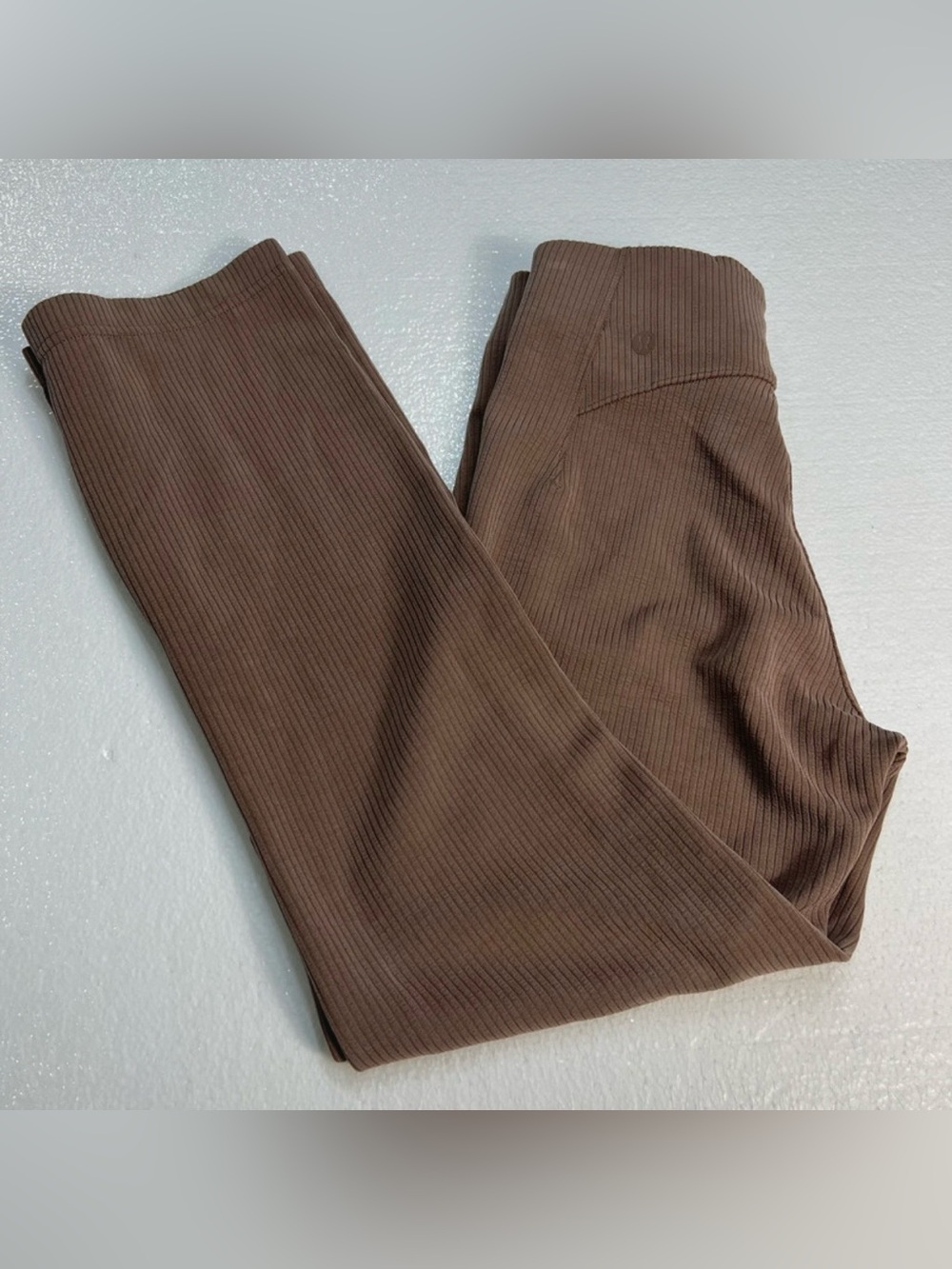 Lululemon Ribbed Zip-Leg High-Rise Cropped Pant size 4